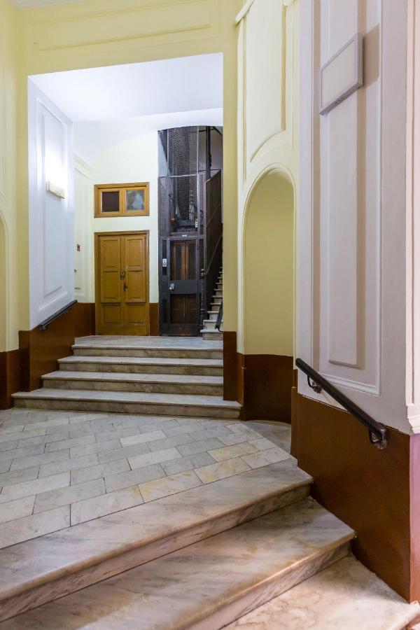 Rettifilo Family Apartment By Wonderful Italy نابولي المظهر الخارجي الصورة