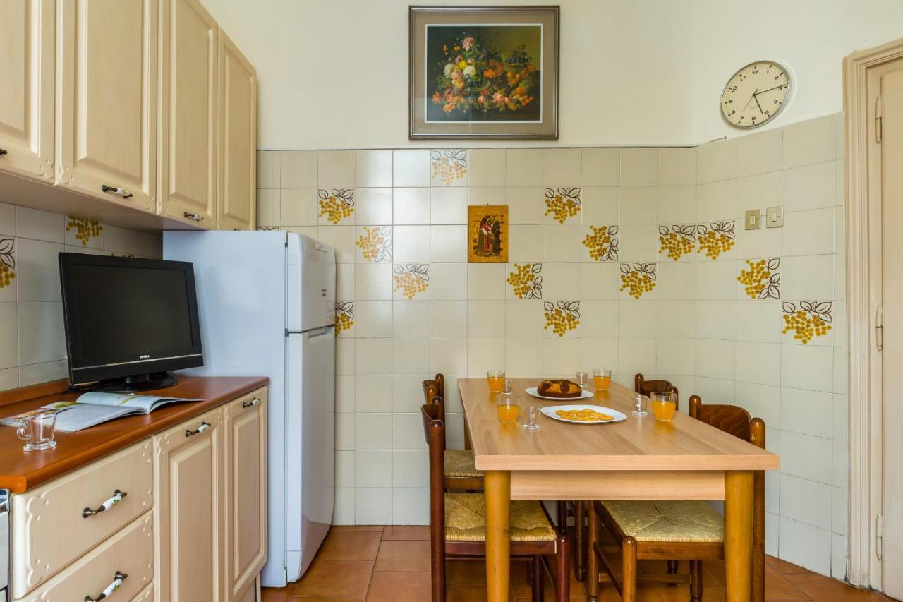 Rettifilo Family Apartment By Wonderful Italy نابولي المظهر الخارجي الصورة