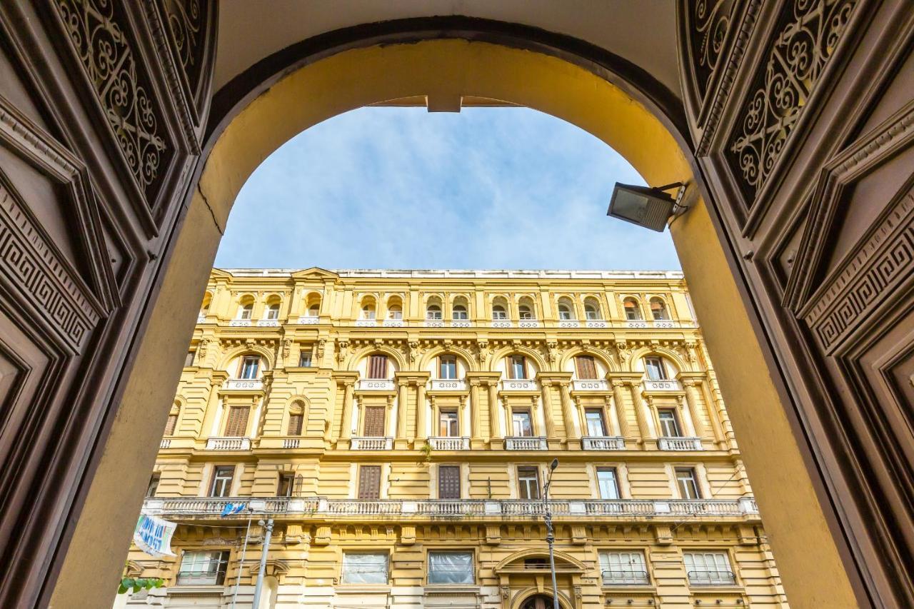 Rettifilo Family Apartment By Wonderful Italy نابولي المظهر الخارجي الصورة